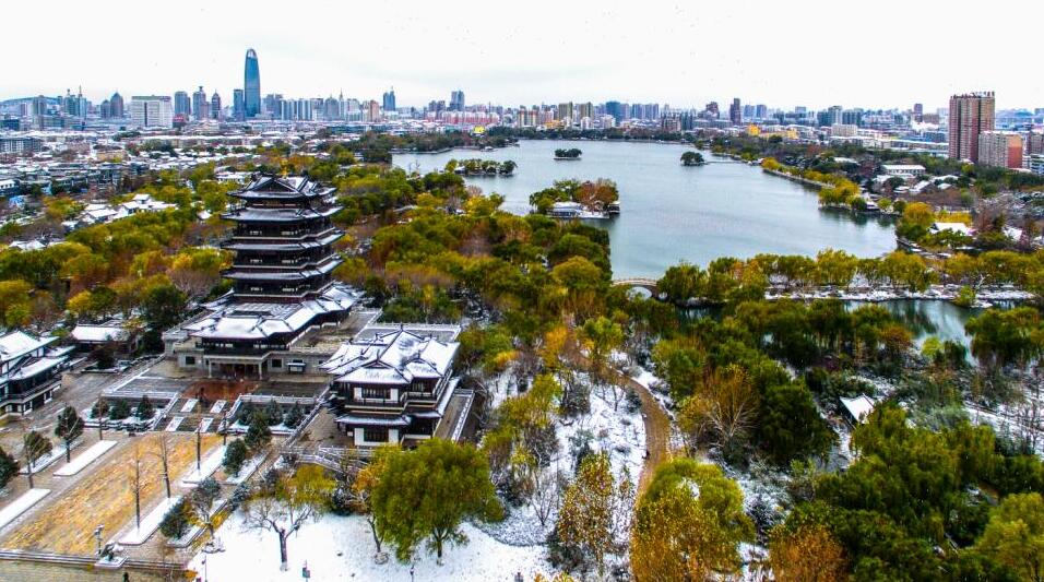 明湖雪景（二）